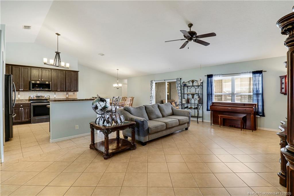 1761 SW Cinema Street