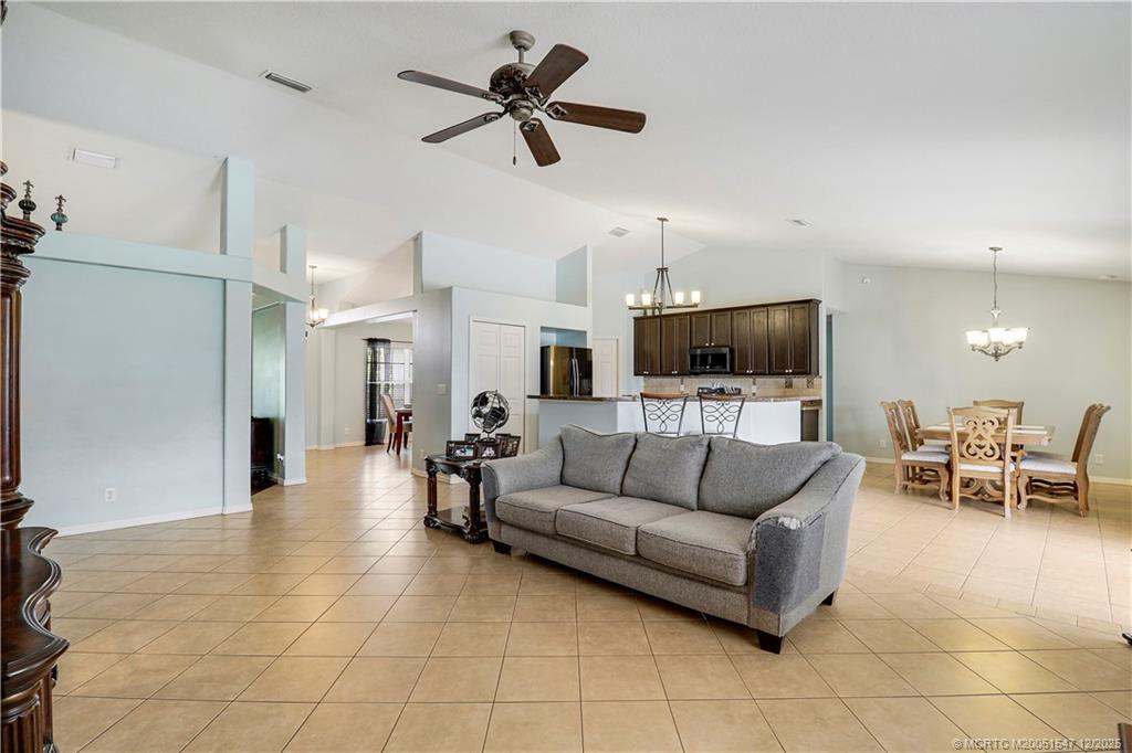 1761 SW Cinema Street