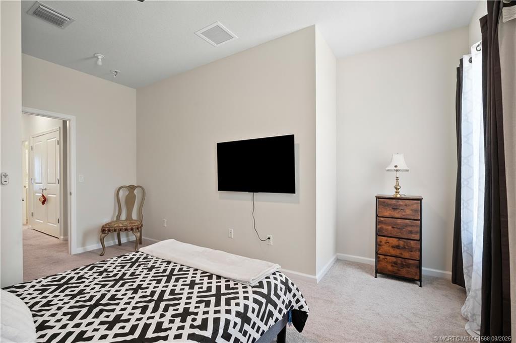 1806 SE Ocean Cove Way