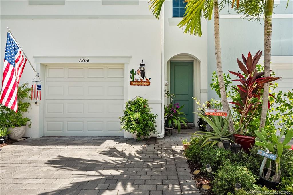 1806 SE Ocean Cove Way