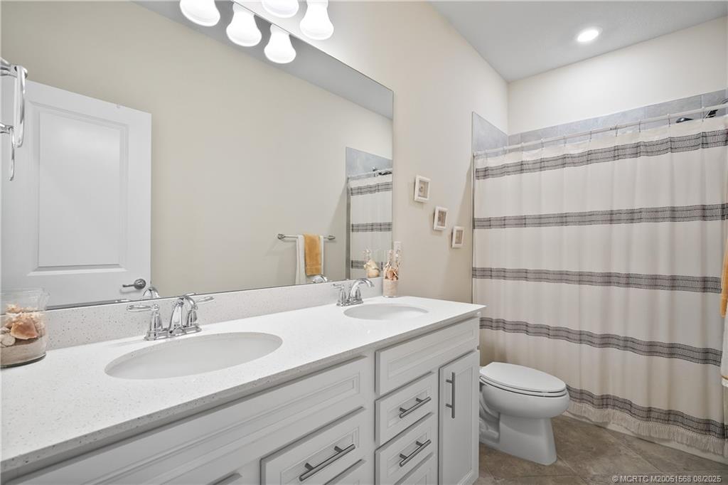 1806 SE Ocean Cove Way