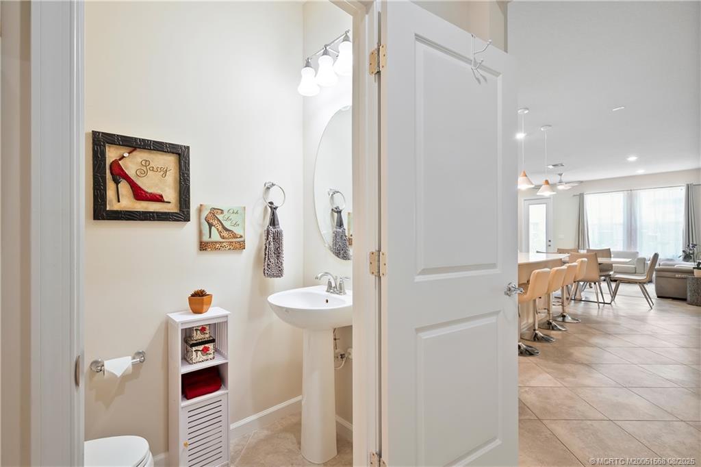 1806 SE Ocean Cove Way