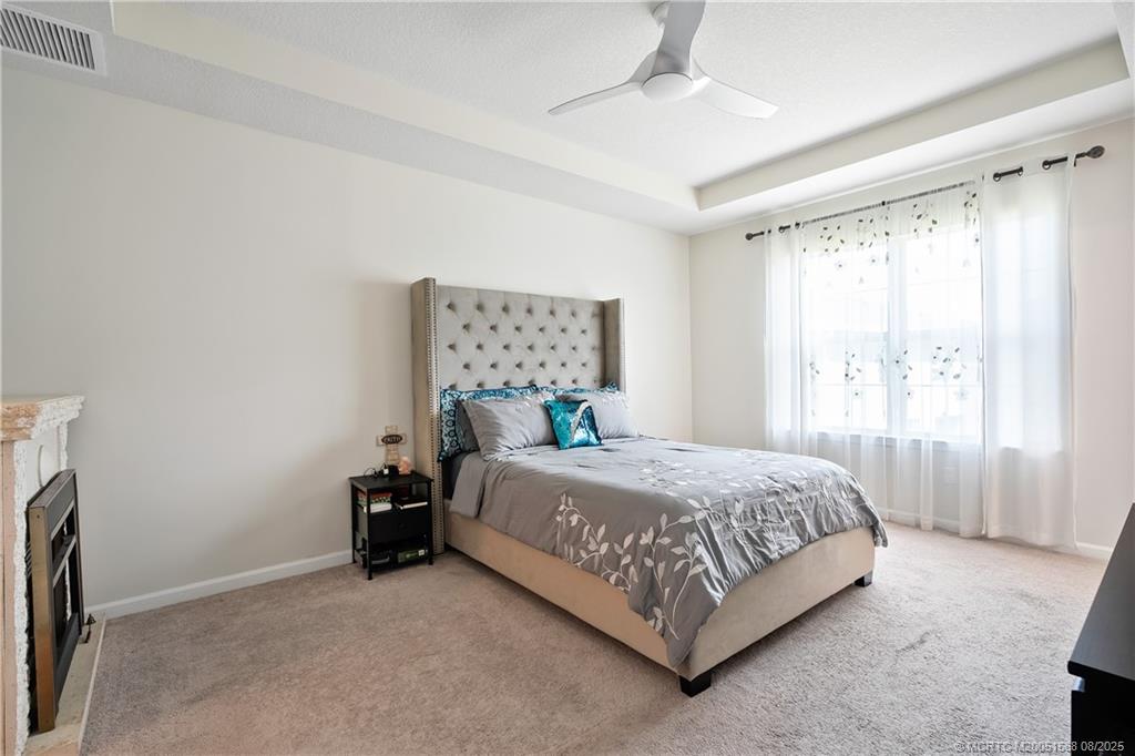 1806 SE Ocean Cove Way