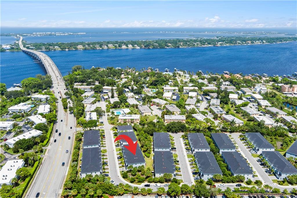 1806 SE Ocean Cove Way