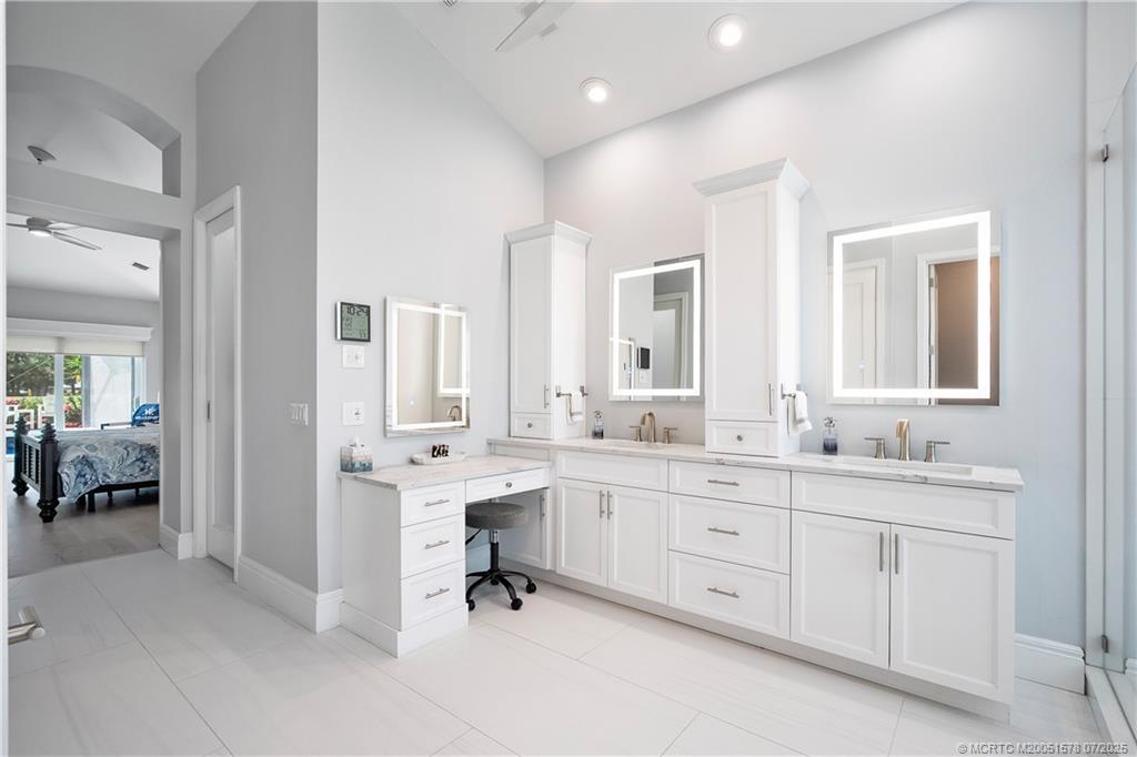 1518 SE Cypress Glen Way