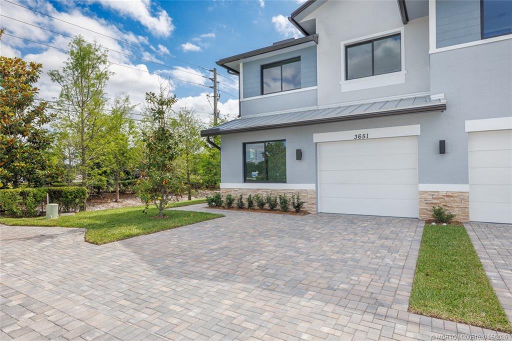3651 SW Magnolia Ridge Lane