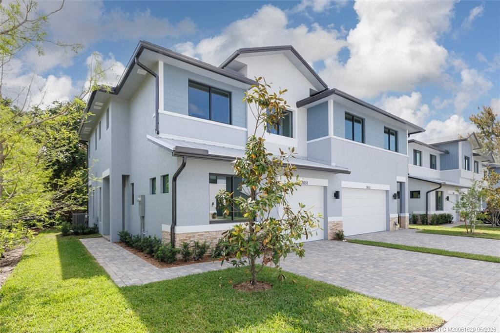 3651 SW Magnolia Ridge Lane