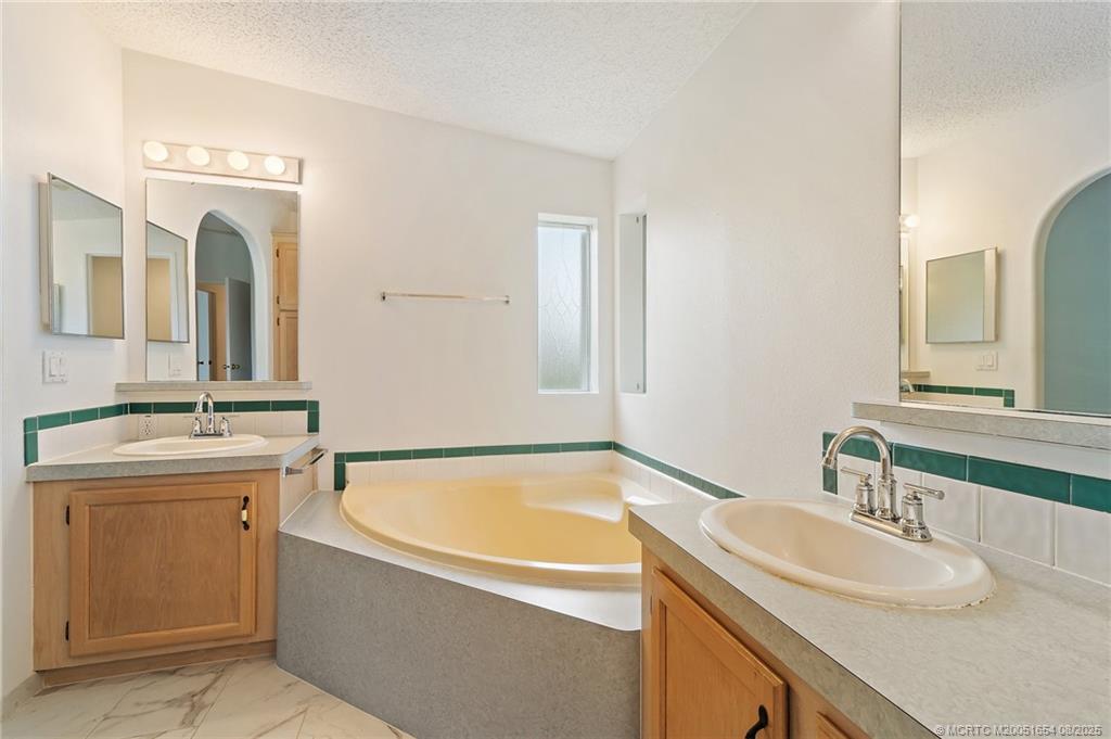 8913 SW Chevy Circle