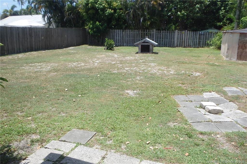 918 SE Dolphin Drive