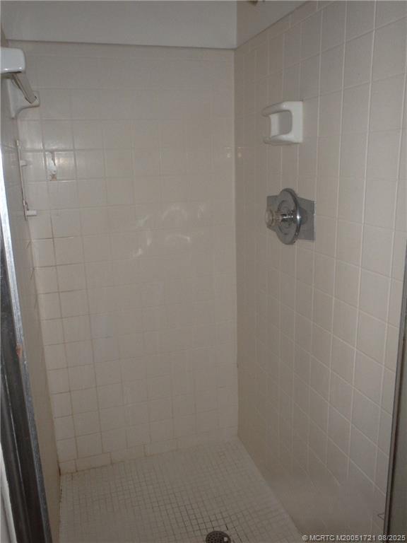 918 SE Dolphin Drive