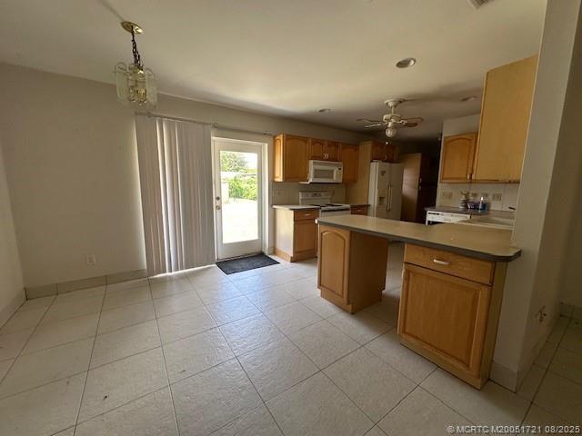 918 SE Dolphin Drive