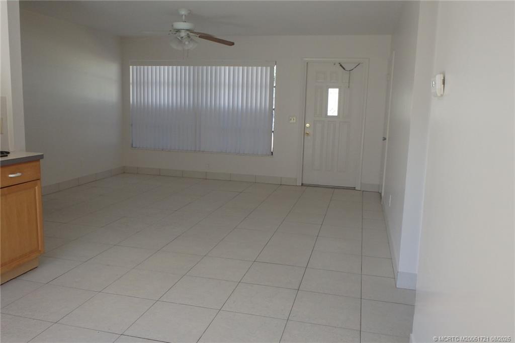 918 SE Dolphin Drive