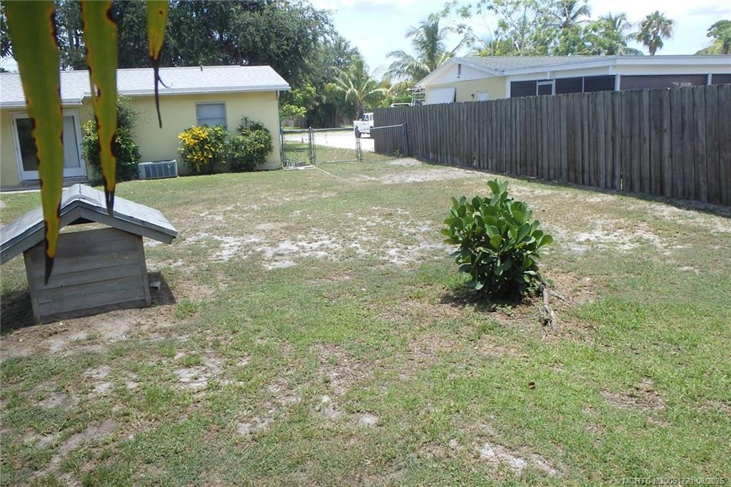 918 SE Dolphin Drive