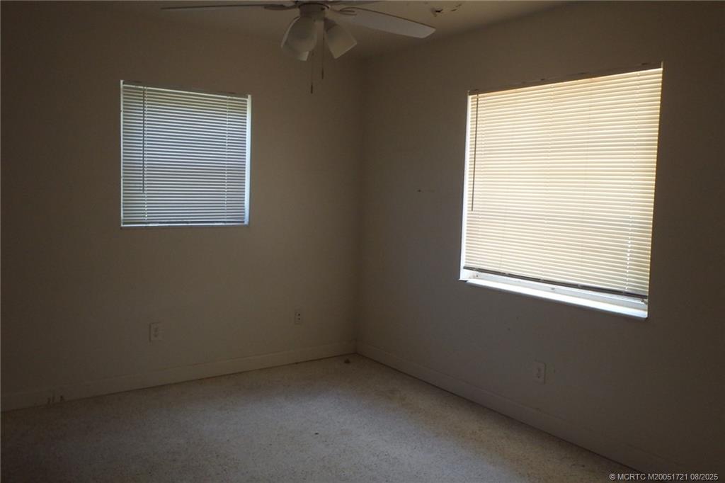 918 SE Dolphin Drive