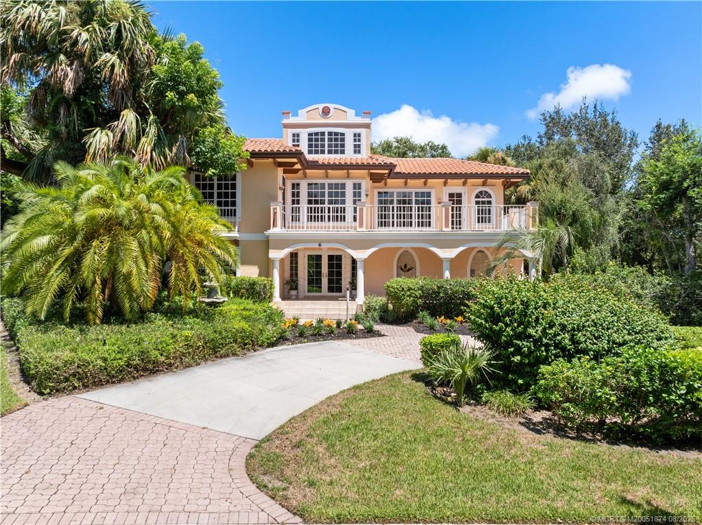 6 Castle Hill Way