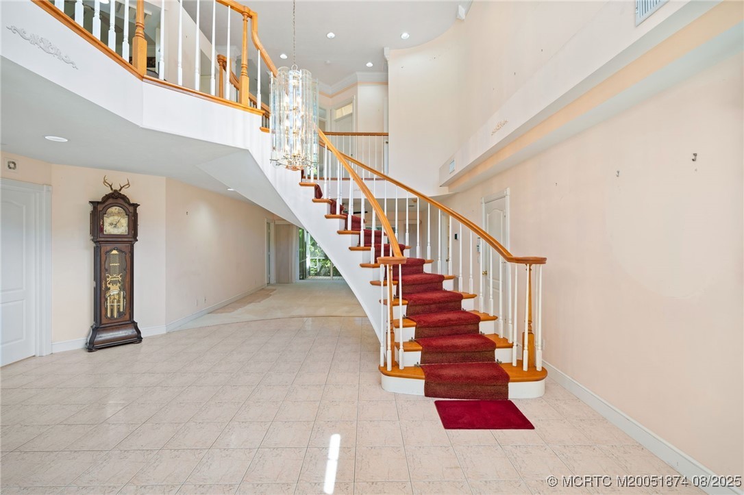 6 Castle Hill Way