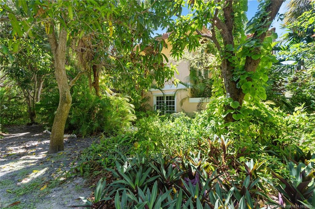 6 Castle Hill Way