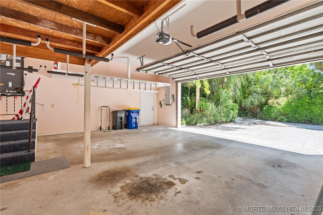6 Castle Hill Way