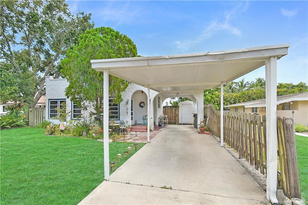 413 SE Hibiscus Avenue