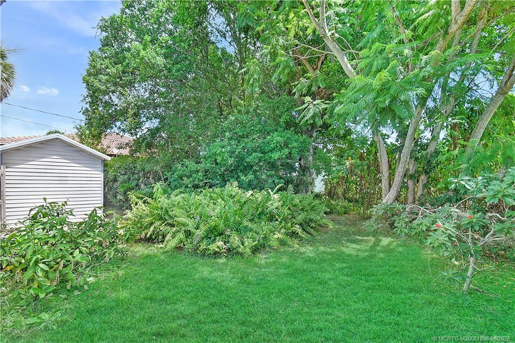 413 SE Hibiscus Avenue