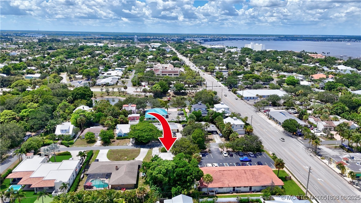 413 SE Hibiscus Avenue