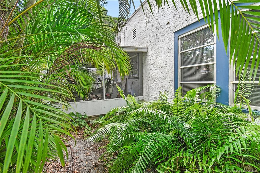 413 SE Hibiscus Avenue