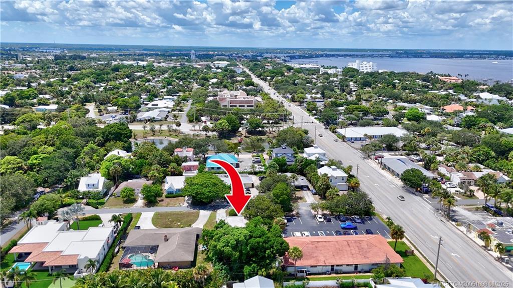 413 SE Hibiscus Avenue