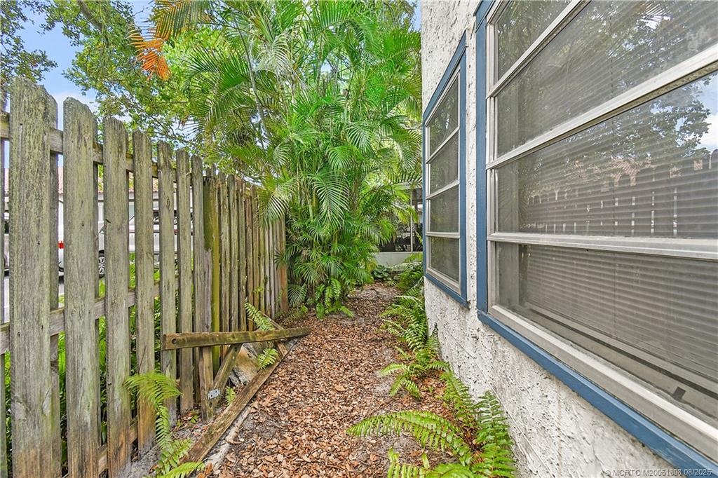 413 SE Hibiscus Avenue