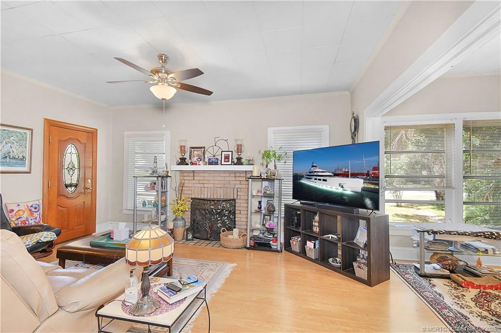 413 SE Hibiscus Avenue