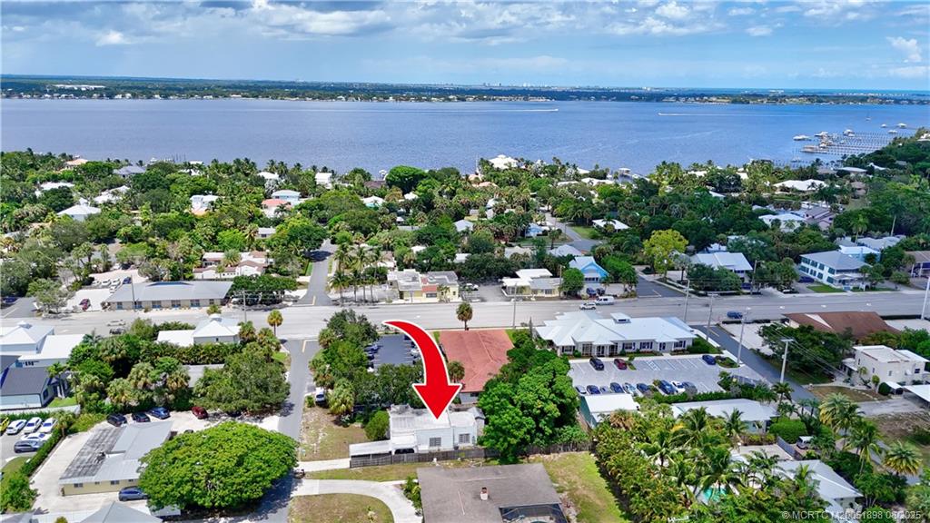 413 SE Hibiscus Avenue