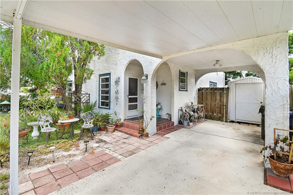 413 SE Hibiscus Avenue