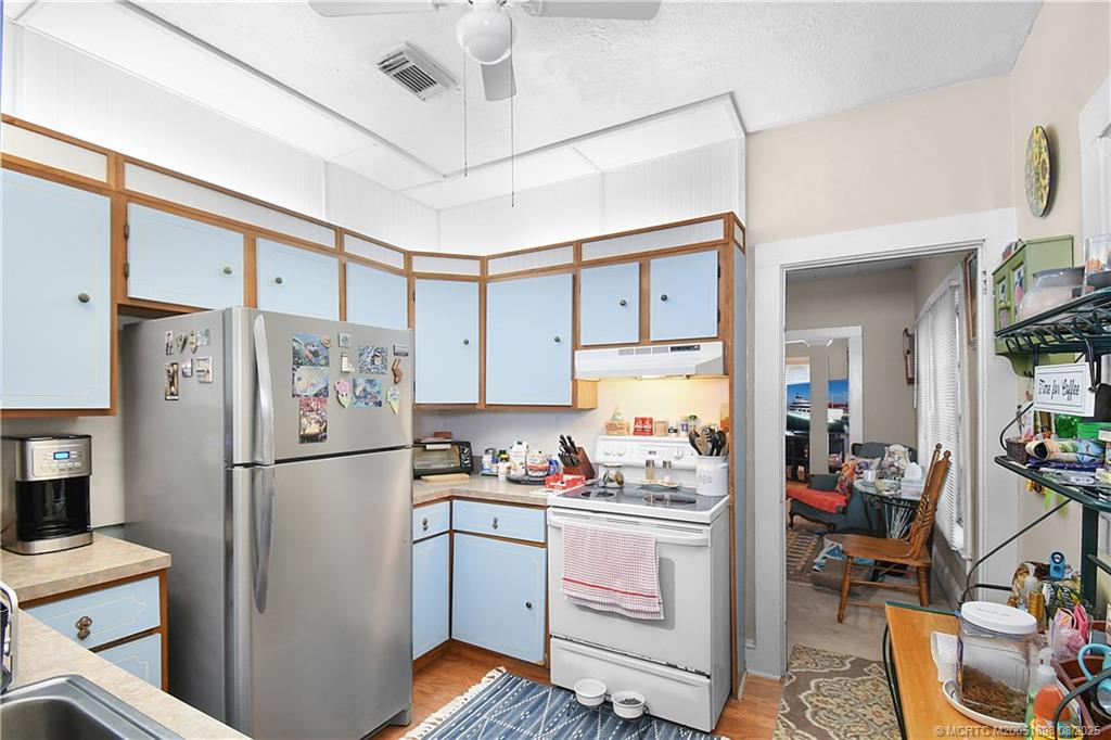 413 SE Hibiscus Avenue