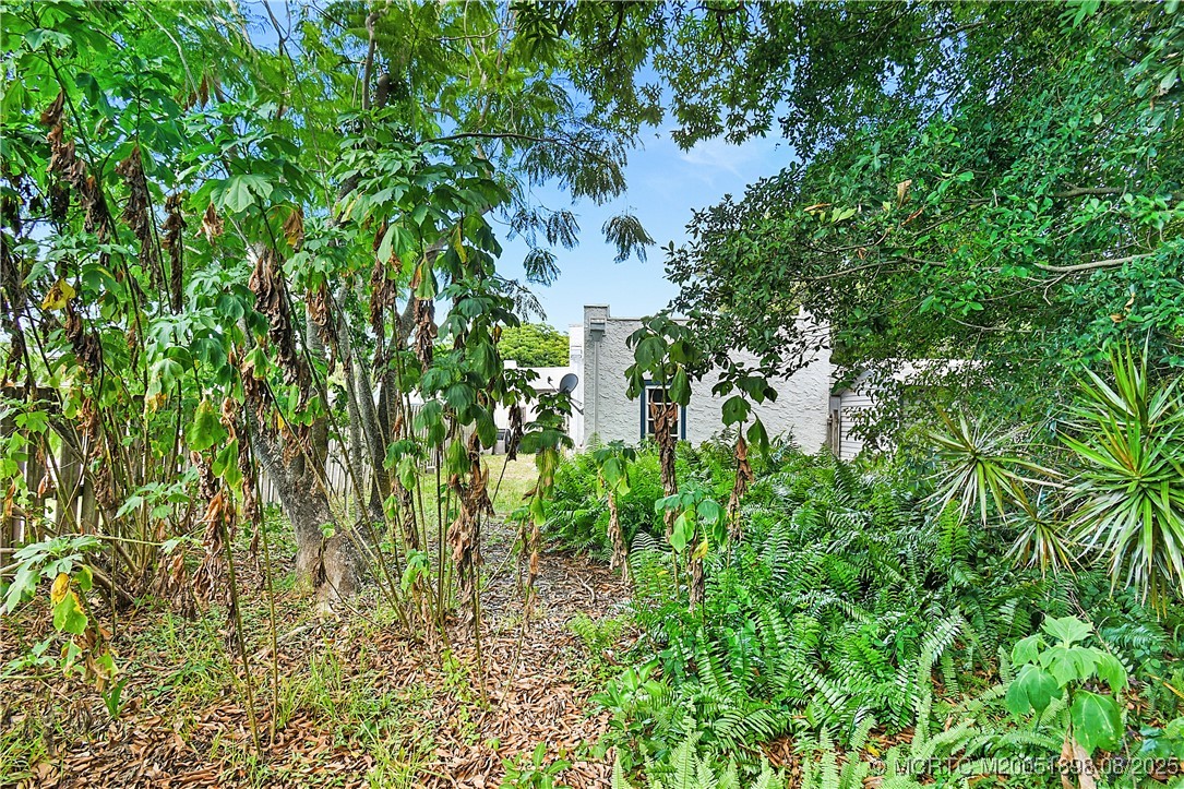 413 SE Hibiscus Avenue