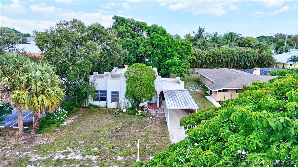 413 SE Hibiscus Avenue