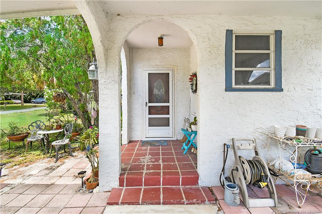 413 SE Hibiscus Avenue