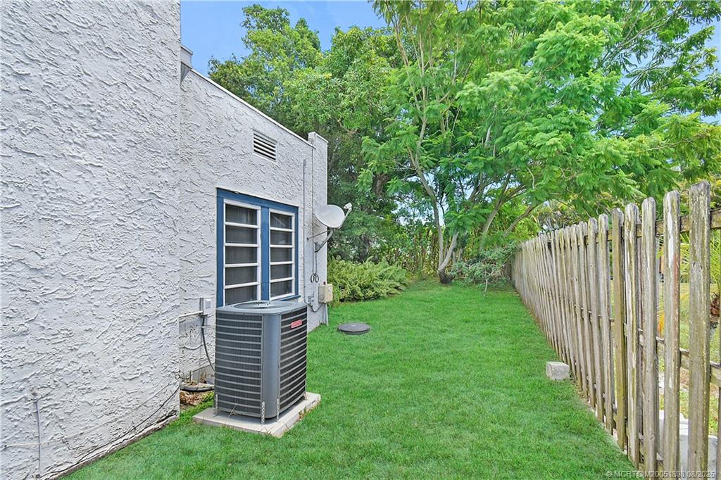 413 SE Hibiscus Avenue