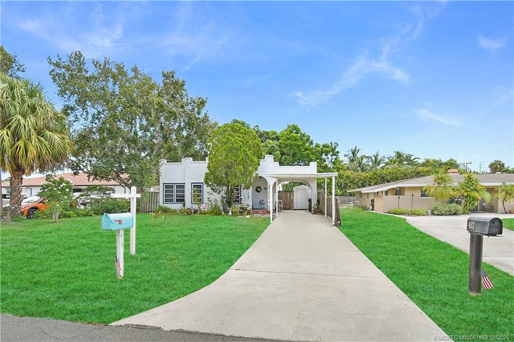 413 SE Hibiscus Avenue