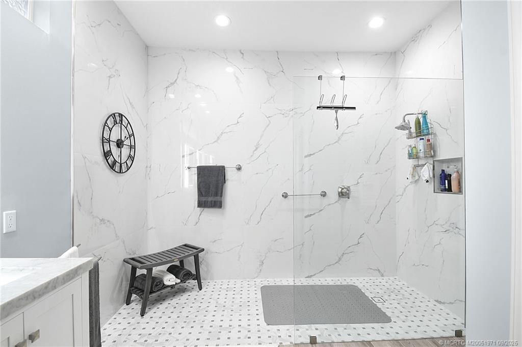 4332 SE Coventry Lane