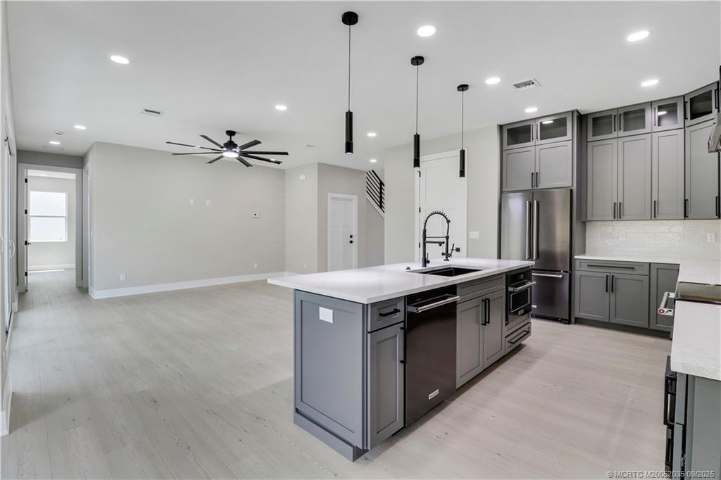 1023 NE Orange Avenue