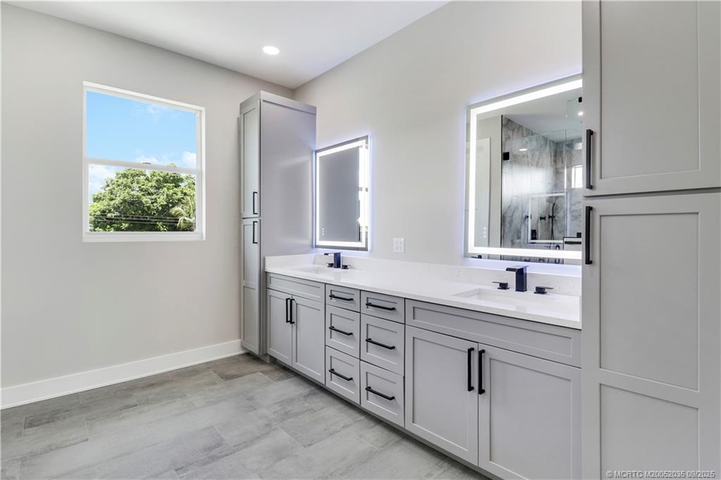 1023 NE Orange Avenue