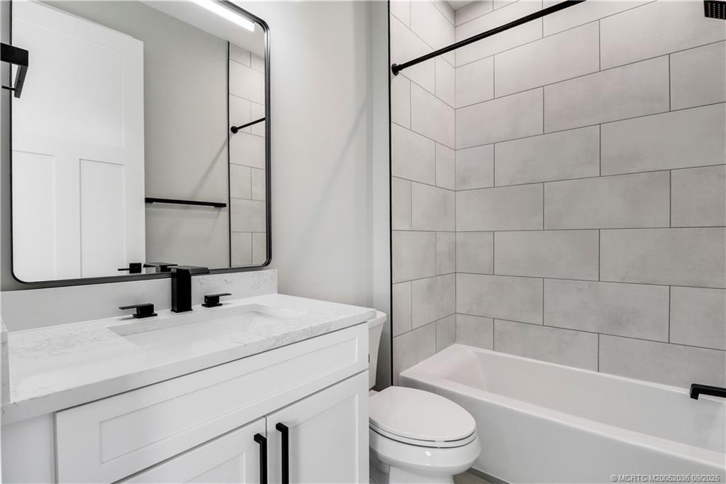 1013 NE Orange Avenue