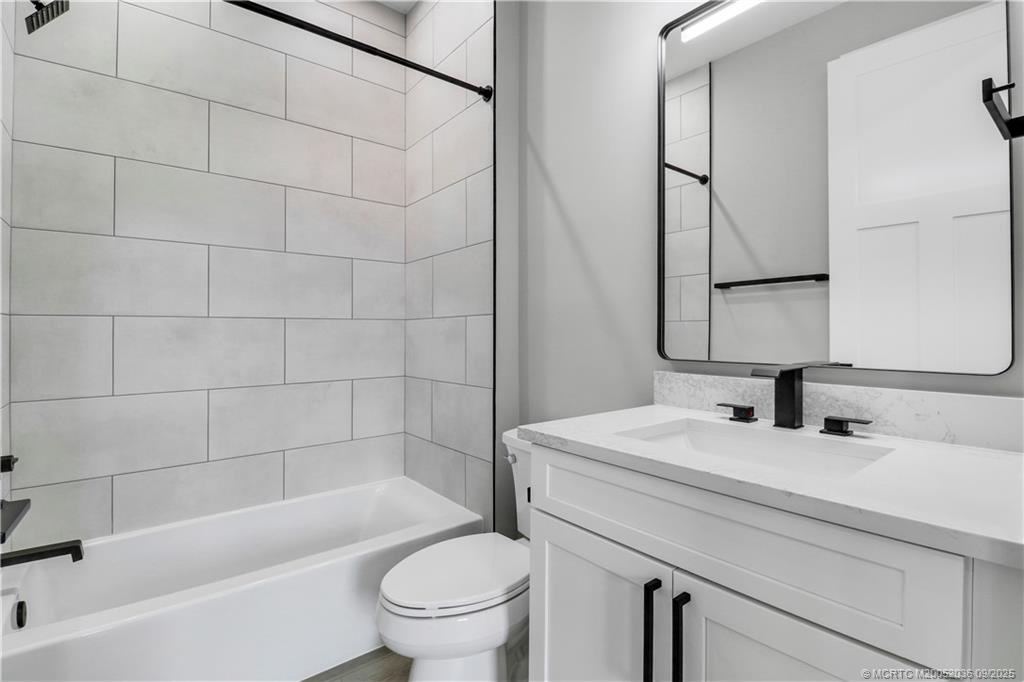 1013 NE Orange Avenue