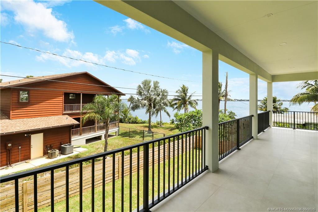 1013 NE Orange Avenue