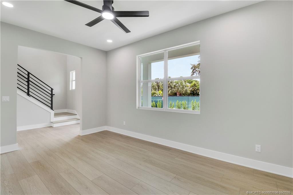 1013 NE Orange Avenue