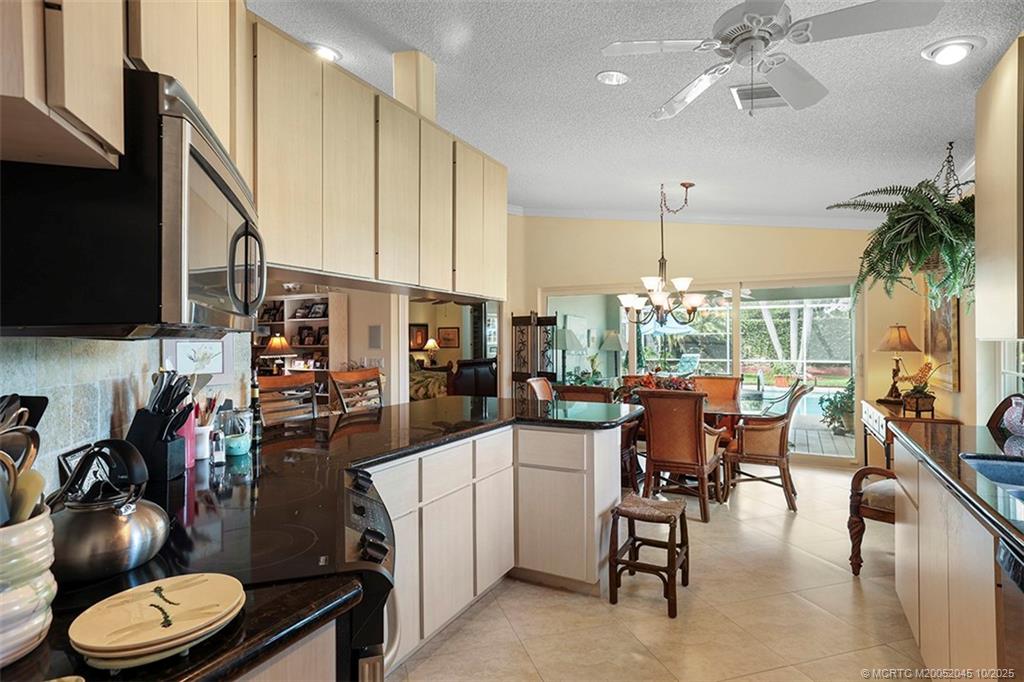 1635 SW Waterfall Blvd