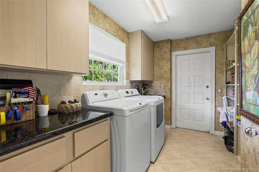 1635 SW Waterfall Blvd