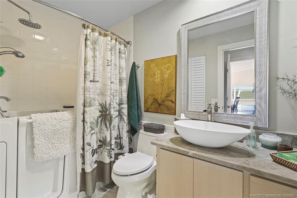 1635 SW Waterfall Blvd