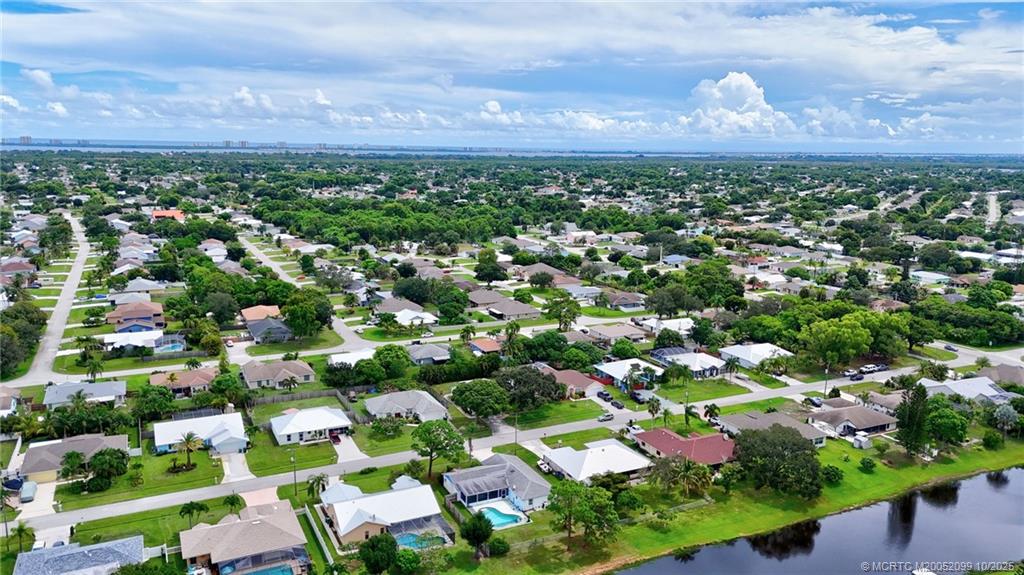 2077 SE Camden Street