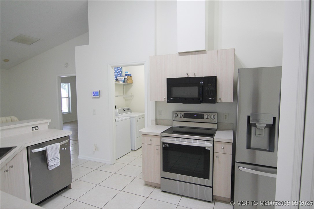2077 SE Camden Street