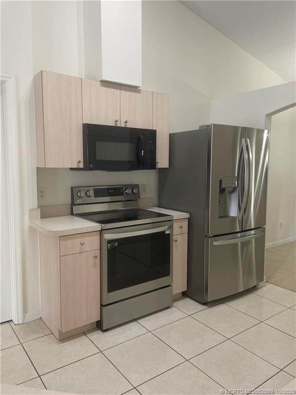 2077 SE Camden Street